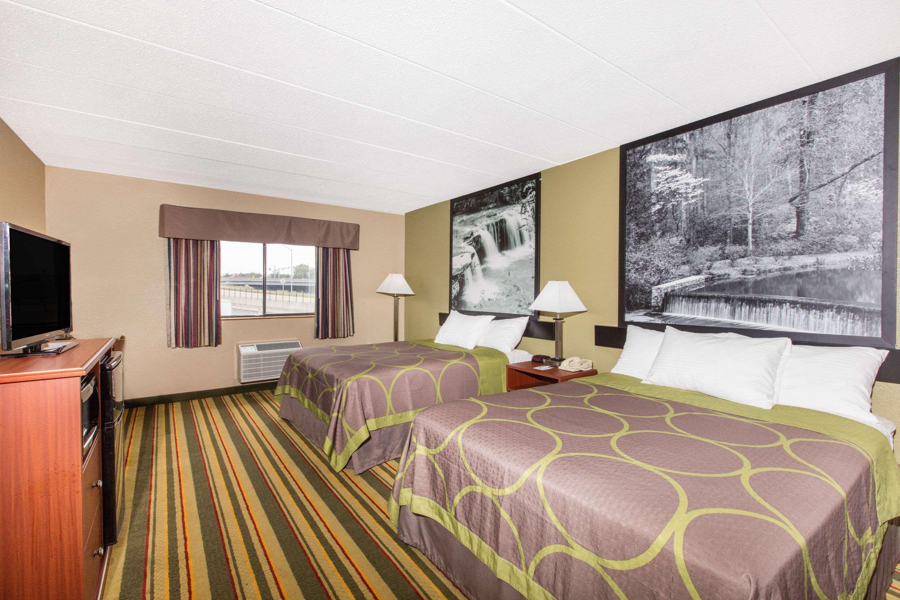 Super 8 by Wyndham Frederick Hotel Eksteriør billede