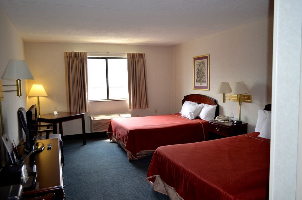 Super 8 by Wyndham Frederick Hotel Eksteriør billede