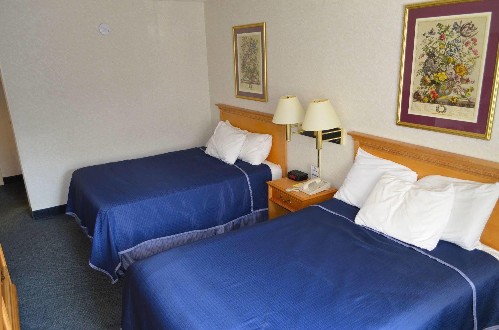 Super 8 by Wyndham Frederick Hotel Eksteriør billede